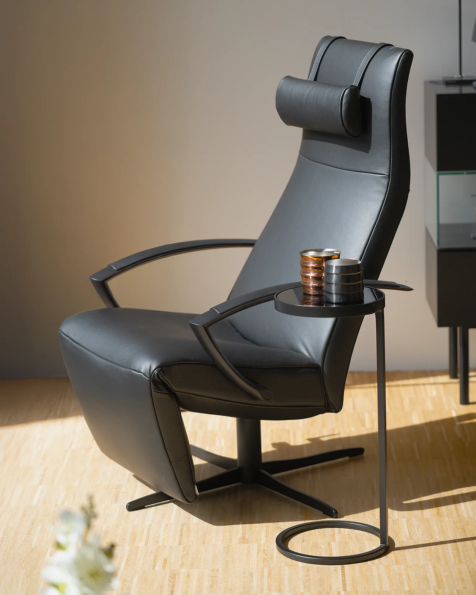 wallraf-wohnen-showroom-chair-02